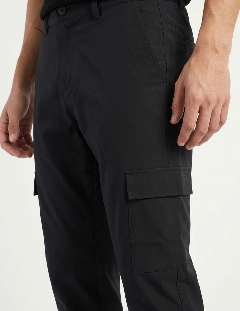 Jogger slim con bolsillos para hombre 3